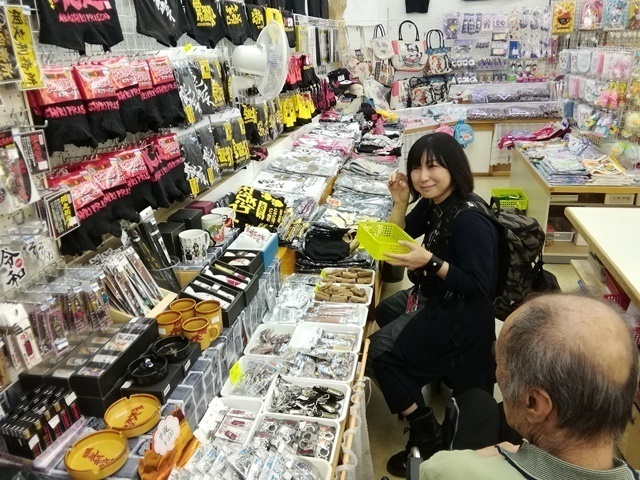20190523さーちゃん、ニポポを買う.jpg